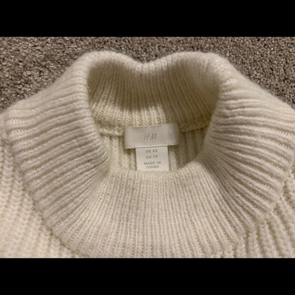 H&M Pearl Sweater - Picture 6 of 10